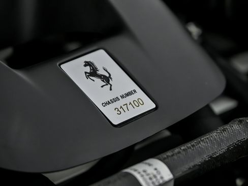 Used 2025 Ferrari Purosangue image 27