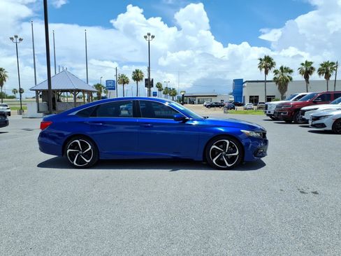 Used 2018 Honda Accord Sport image 9
