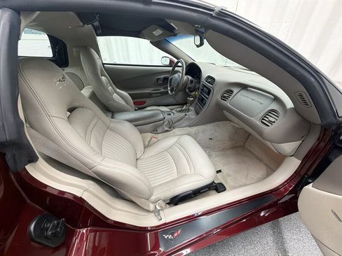 Used 2003 Chevrolet Corvette Coupe w/ Preferred Equipment Group RWD image 13