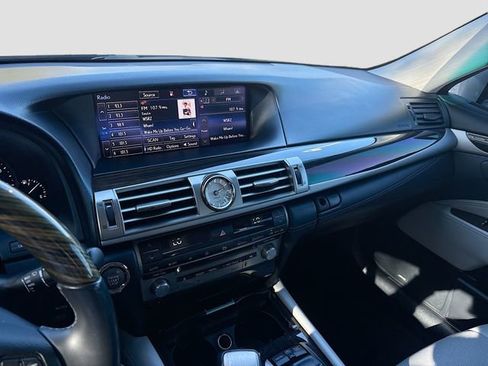 Used 2015 Lexus LS 460 image 27