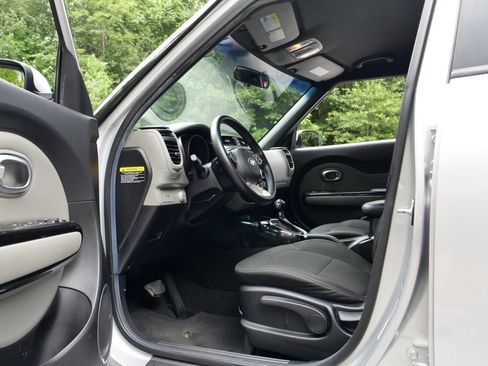 Used 2019 Kia Soul + w/ Audio Package image 18