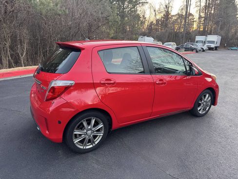 Used 2012 Toyota Yaris SE image 5