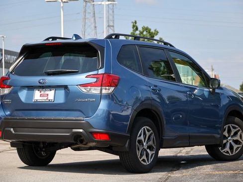 Certified 2023 Subaru Forester Premium AWD/4WD image 3