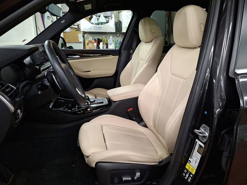 Used 2023 BMW X3 xDrive30i w/ Premium Package image 9
