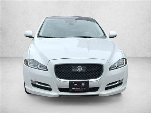 Used 2019 Jaguar XJ R-Sport AWD/4WD image 2