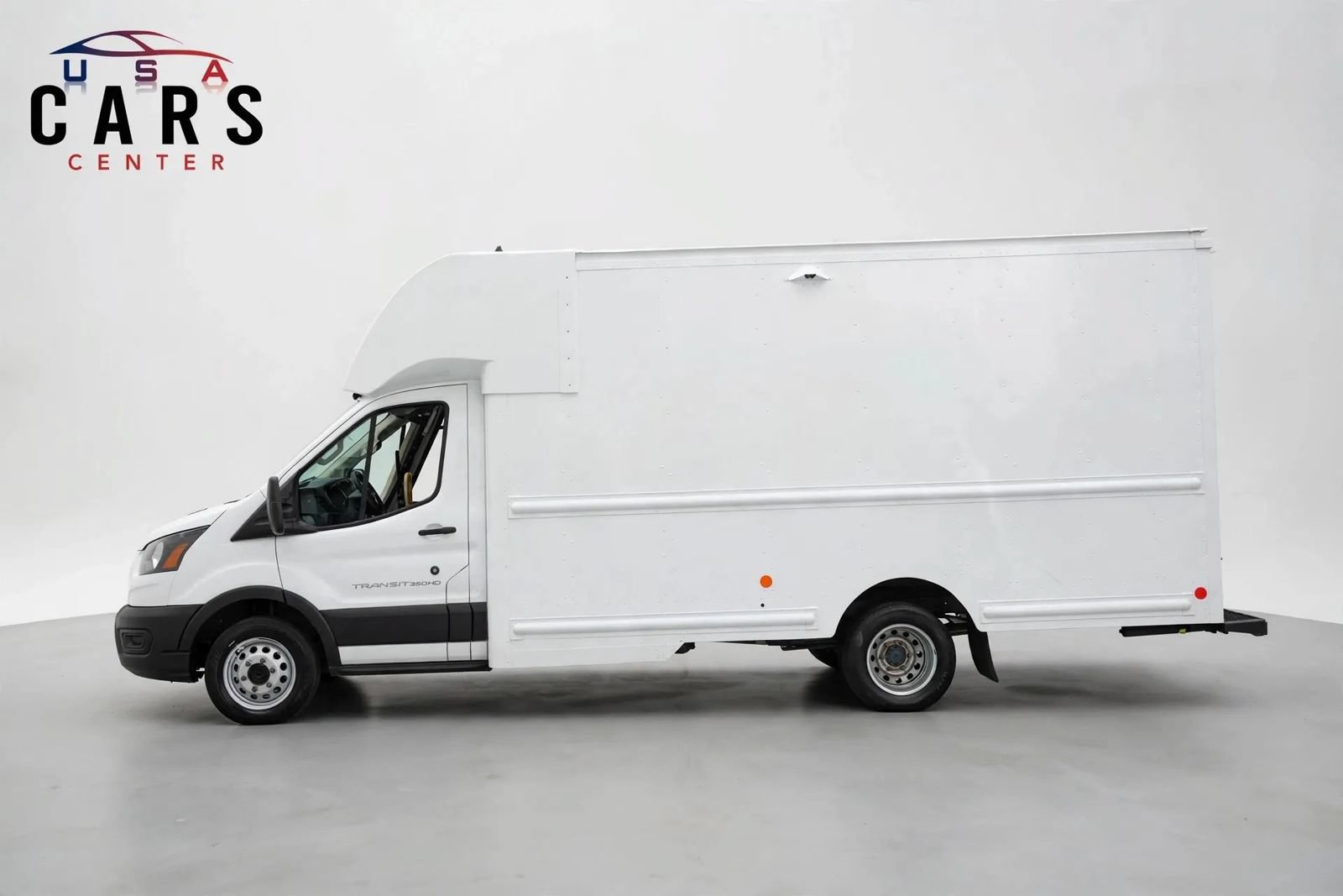 Used 2021 Ford Transit 350 DRW RWD image 2