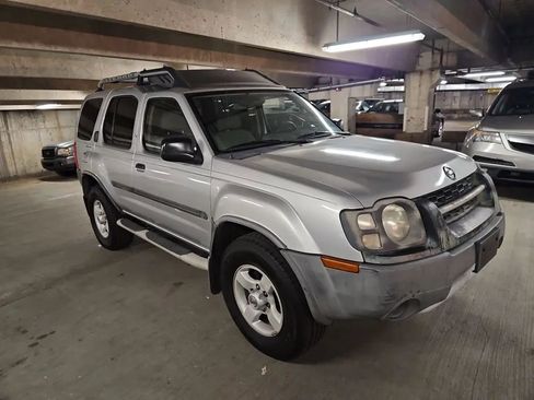 Used 2004 Nissan Xterra XE image 3