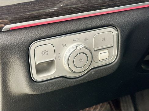 Used 2022 Mercedes-Benz GLS 450 4MATIC image 10