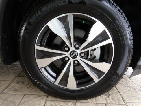 Certified 2024 Nissan Murano SV image 12