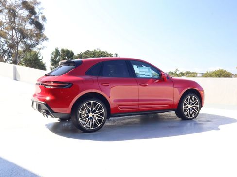 New 2026 Porsche Macan image 8
