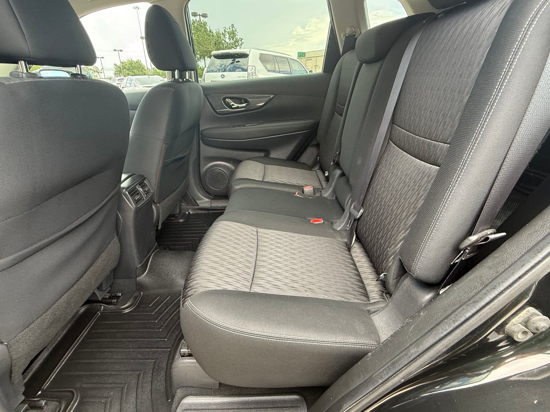 Used 2019 Nissan Rogue SV AWD/4WD image 21