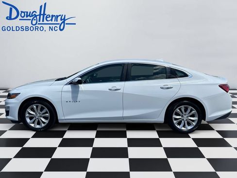 Used 2019 Chevrolet Malibu LT w/ Driver Confidence Package II FWD image 2