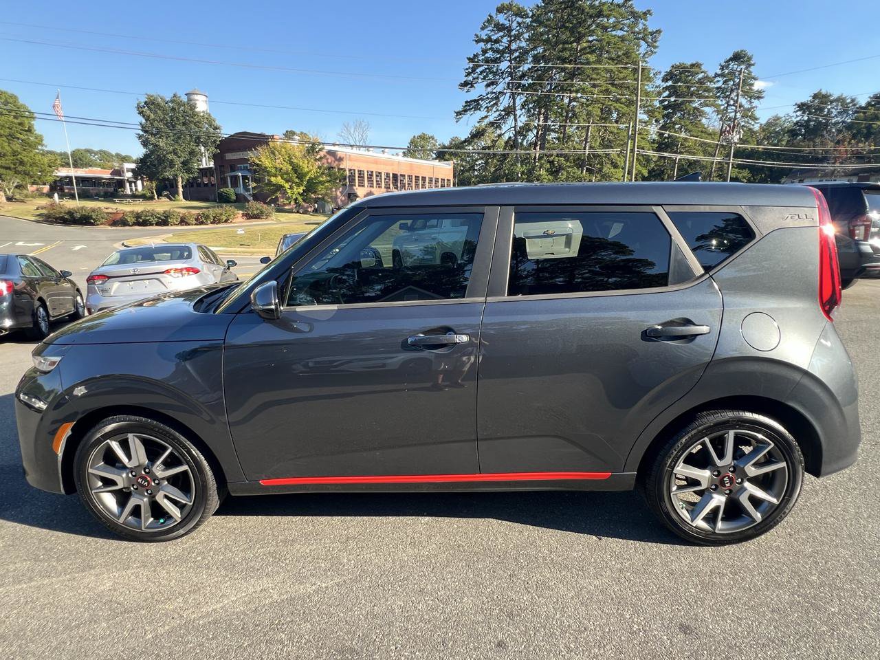 Used 2021 Kia Soul GT-Line FWD image 2