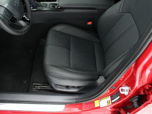 Used 2026 Toyota Camry XSE FWD image 15