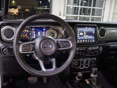 Used 2023 Jeep Wrangler Sahara image 16