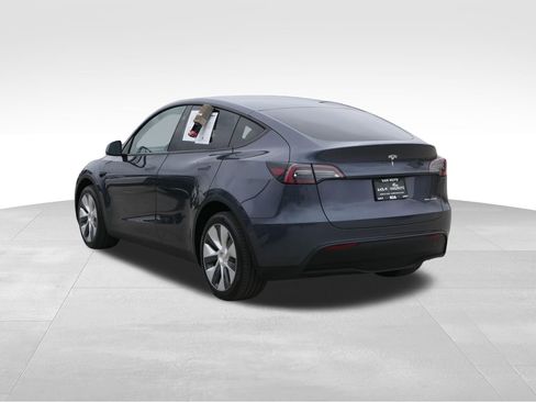 Used 2023 Tesla Model Y Long Range image 6