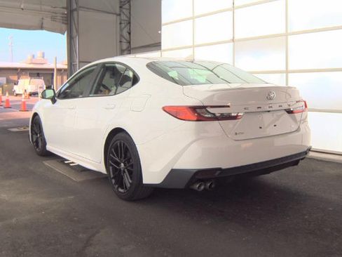 Used 2025 Toyota Camry SE FWD image 8