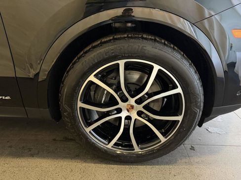 New 2026 Porsche Cayenne image 13