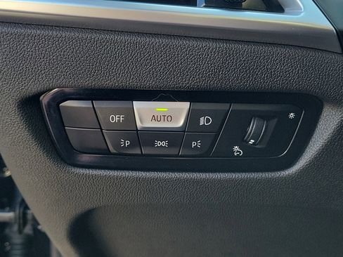 Used 2025 BMW 330i Sedan image 30