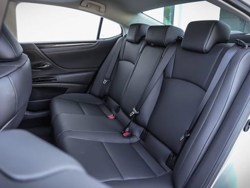 Certified 2025 Lexus ES 350 w/ Accessory Package (Z2) FWD image 18