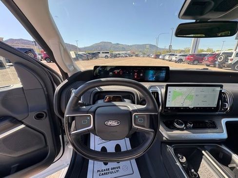 Used 2025 Ford Expedition Max Platinum AWD/4WD image 23