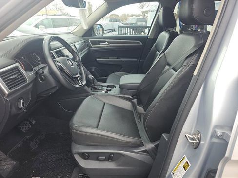 Used 2019 Volkswagen Atlas SE w/ Towing Package image 3