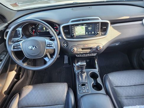 Used 2019 Kia Sorento SX image 12