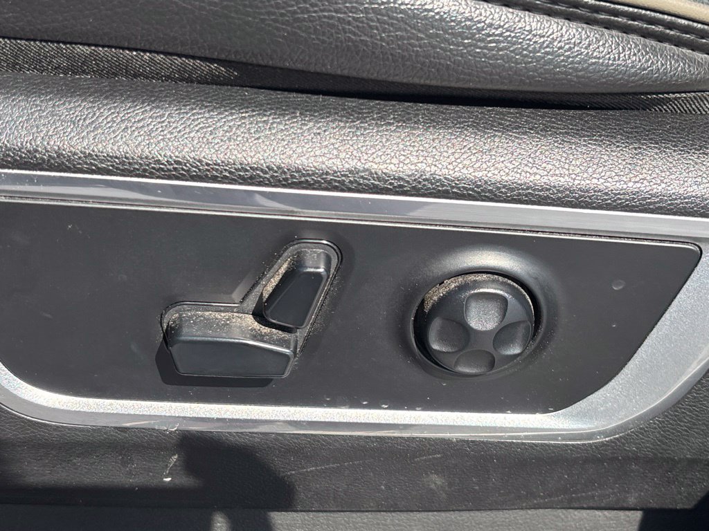 Used 2020 RAM 1500 Laramie RWD image 9