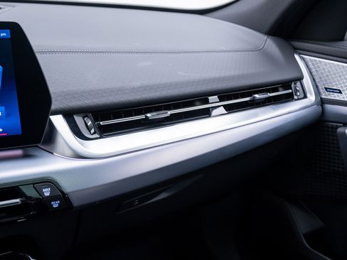 Certified 2025 BMW X2 xDrive28i w/ Premium Package image 30