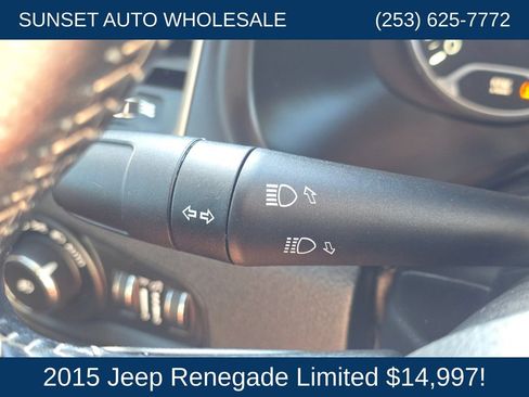 Used 2015 Jeep Renegade Limited w/ Advanced Technology Group AWD/4WD image 32