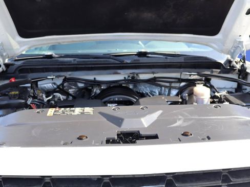 Used 2018 Chevrolet Silverado 1500 Custom w/ Custom Value Package AWD/4WD image 23