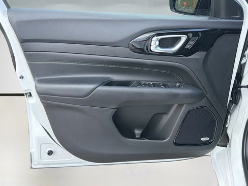 Used 2023 Jeep Compass High Altitude w/ Driver Assist Group I image 22