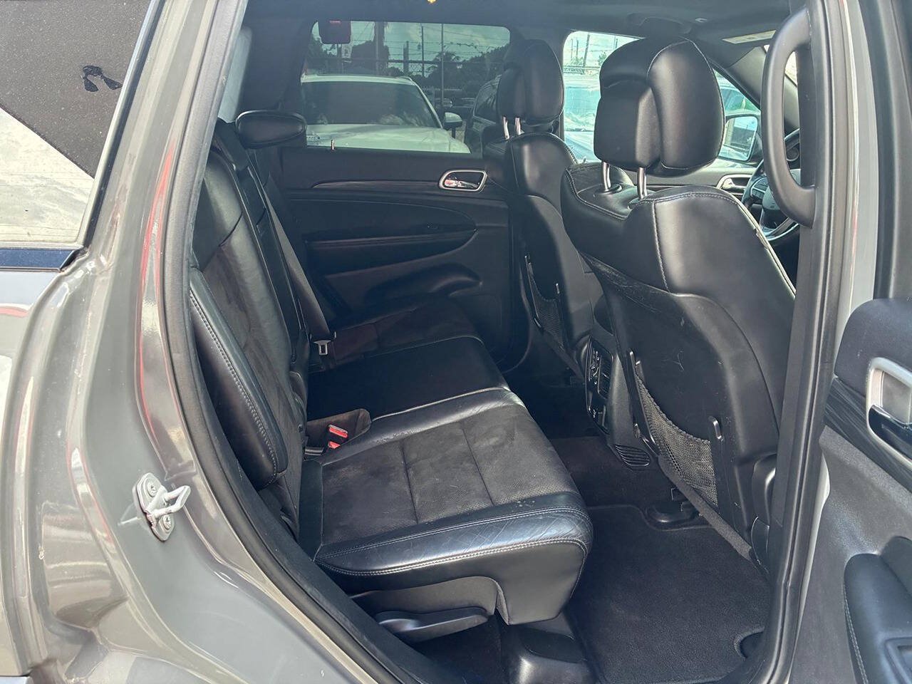 Used 2019 Jeep Grand Cherokee Altitude AWD/4WD image 8