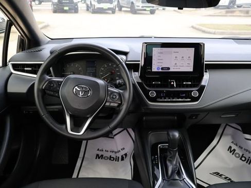 Used 2025 Toyota Corolla SE image 11