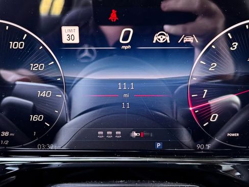 Used 2025 Mercedes-Benz E 350 Sedan image 25