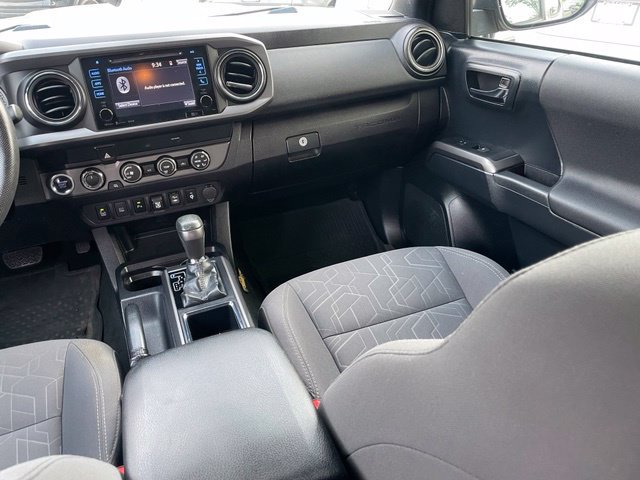 Used 2019 Toyota Tacoma TRD Sport AWD/4WD image 9