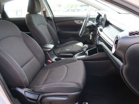 Used 2020 Kia Forte LXS image 9