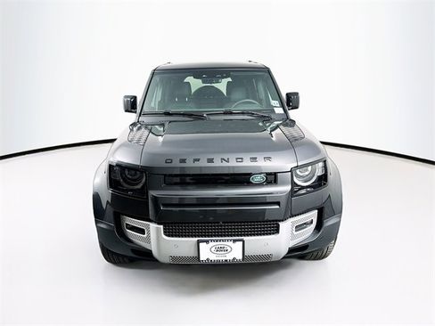 Used 2025 Land Rover Defender 110 S image 2