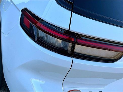 Used 2023 Jeep Grand Cherokee L Laredo image 31