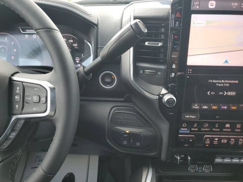 Used 2025 RAM 2500 Laramie AWD/4WD image 20