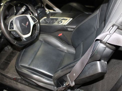Used 2016 Chevrolet Corvette Stingray Coupe w/ Carbon Flash Badge Package RWD image 17
