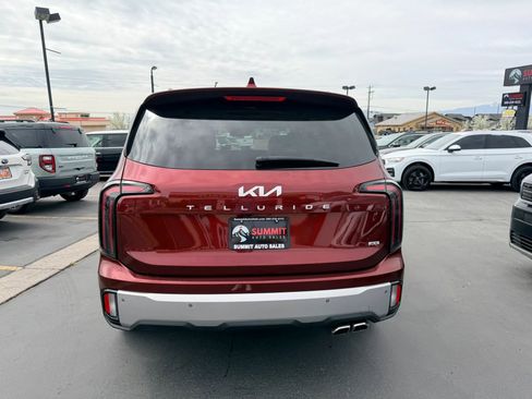 Used 2024 Kia Telluride EX w/ EX Captain's Chair Package AWD/4WD image 5
