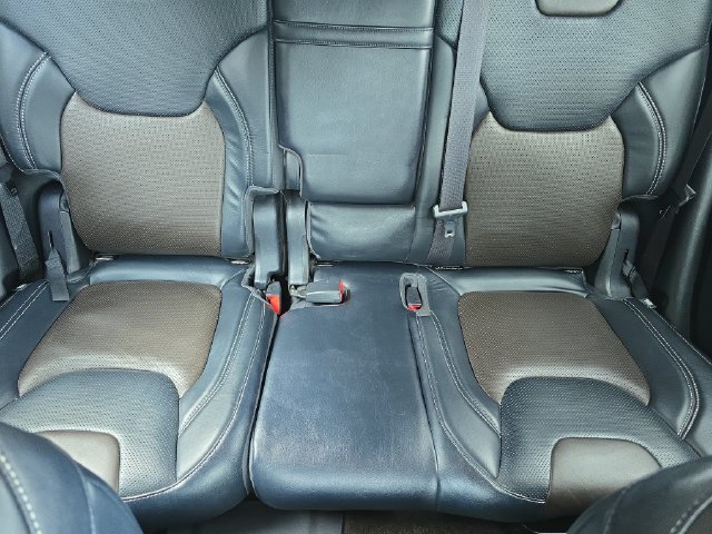 Used 2014 Jeep Cherokee Limited w/ Luxury Group FWD image 16