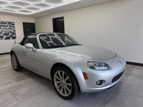 Used 2008 MAZDA MX-5 Miata Touring image 11