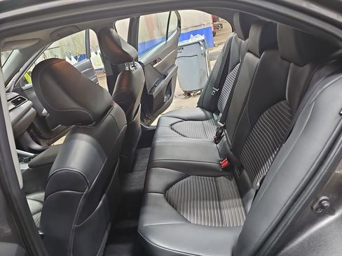 Used 2020 Toyota Camry SE image 13