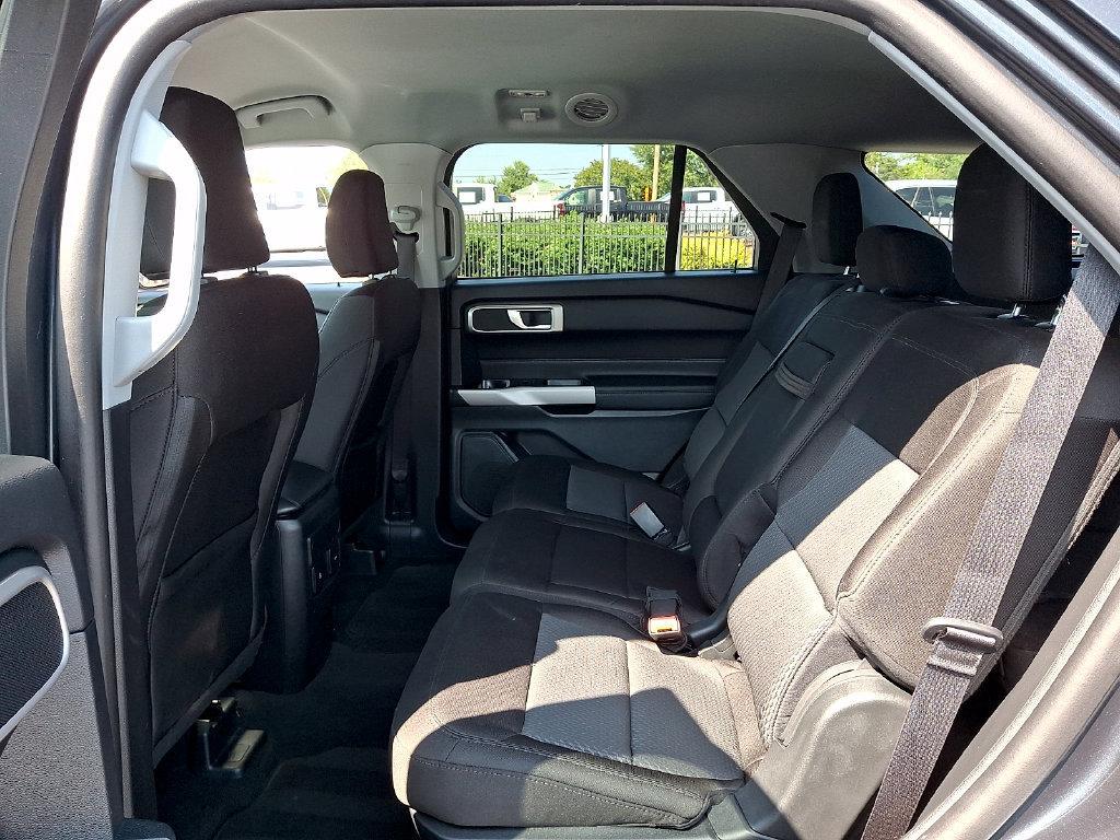 Used 2024 Ford Explorer XLT AWD/4WD image 10