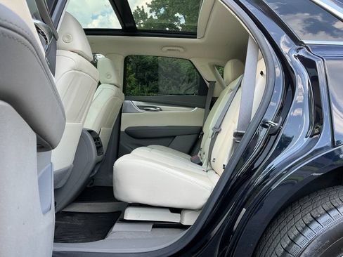 Used 2022 Cadillac XT5 Premium Luxury AWD/4WD image 10