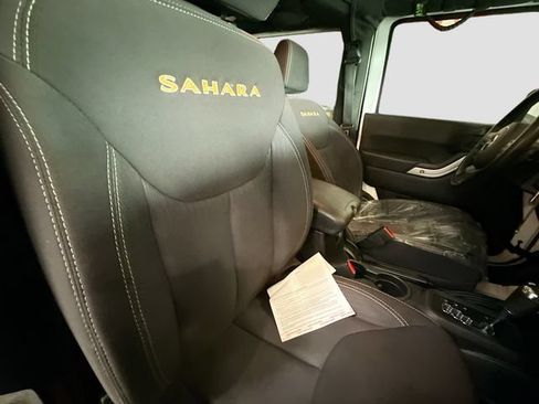 Used 2013 Jeep Wrangler Sahara w/ Dual Top Group AWD/4WD image 24
