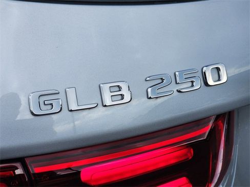 New 2026 Mercedes-Benz GLB 250 4MATIC image 14