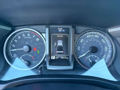 Used 2022 Toyota Tacoma TRD Off-Road w/ TRD Premium Off Road Package image 15